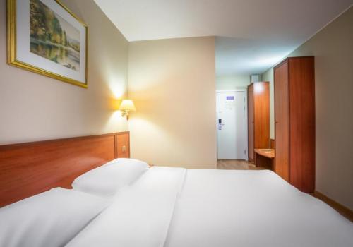 Отель Cosmos Murmansk Hotel